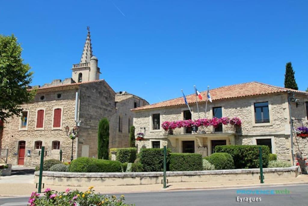 Charmant Appartement 3 Chambres Et Terrasse Eyragues Luaran gambar