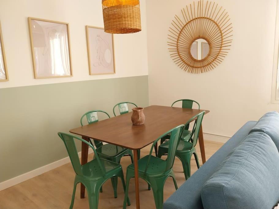 Charmant Appartement 3 Chambres Et Terrasse Eyragues Luaran gambar