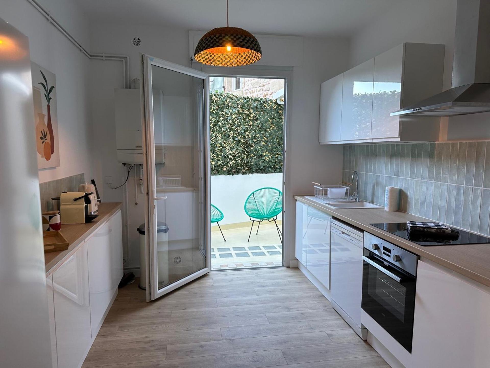 Charmant Appartement 3 Chambres Et Terrasse Eyragues Luaran gambar