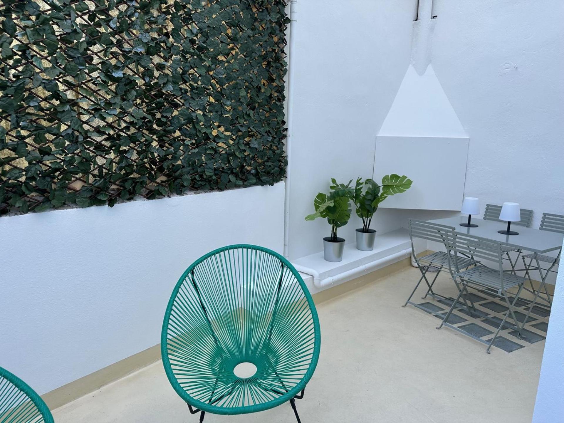 Charmant Appartement 3 Chambres Et Terrasse Eyragues Luaran gambar